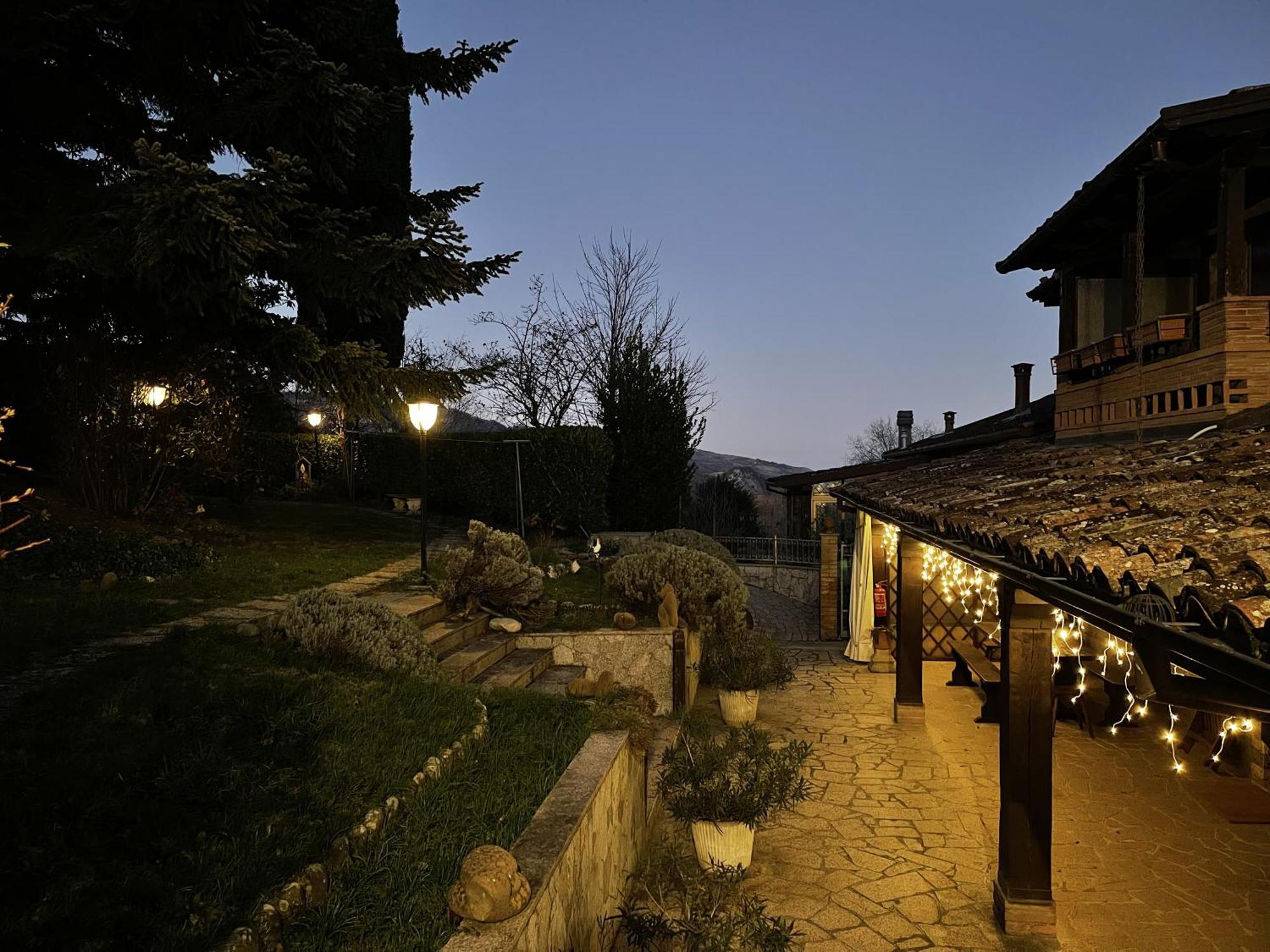 Mazzetti Country House-Vita In Campagna Con Giardino Vimignano-Chiesa Exterior foto
