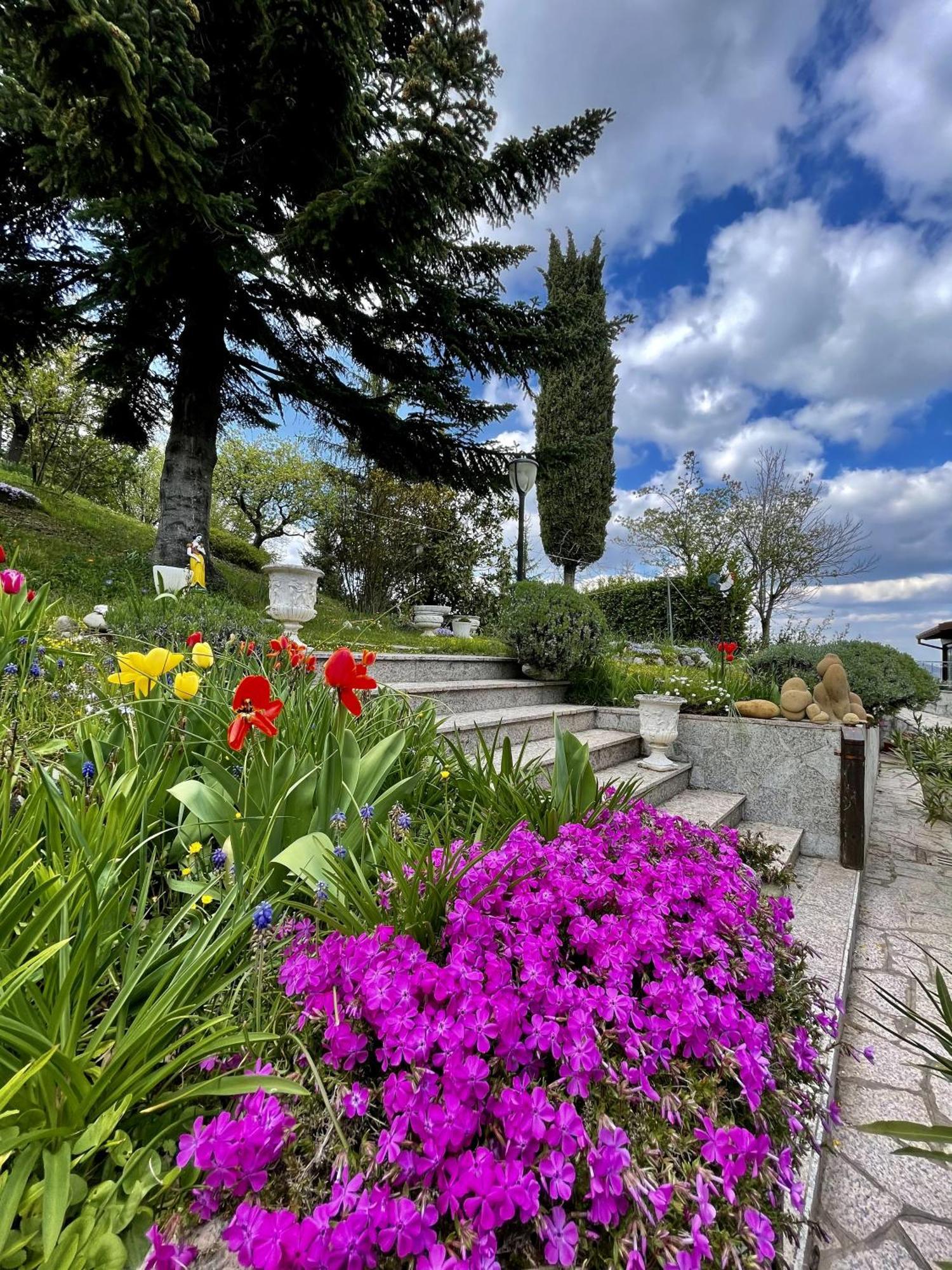 Mazzetti Country House-Vita In Campagna Con Giardino Vimignano-Chiesa Exterior foto